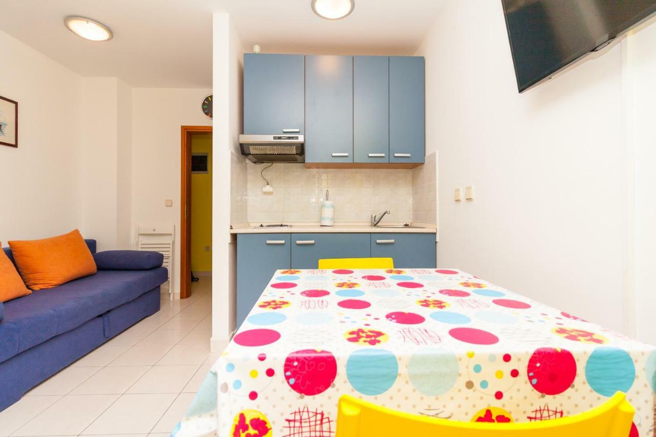 • Lungomare Beach Apartment Pula • Exterior photo